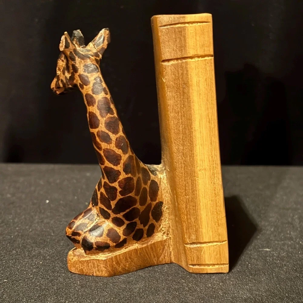 Wooden Giraffe Bookends: Hand-Carved Animal Shelf Decor